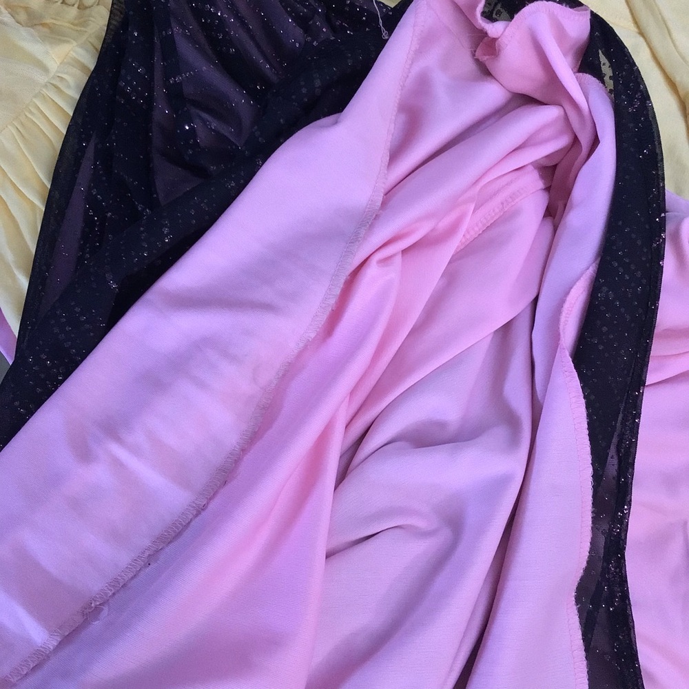 ❌❌SOLD❌❌Slimming Vintage Prom Dress - Picture 5 of 7